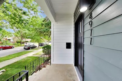 4911 W Argyle Street, Chicago, IL 60630 - Photo 3