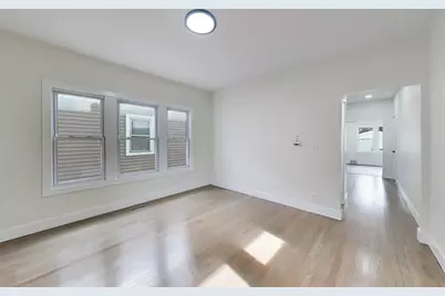 4911 W Argyle Street, Chicago, IL 60630 - Photo 9