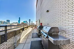 777 N Michigan Ave, Chicago, IL 60611 - Photo 23