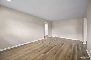 1706 Willow St, Sycamore, IL 60178 - Photo 7