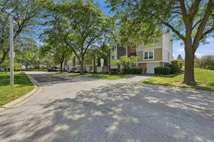 1996 Holbrook Ln, Hoffman Estates, IL 60194 - Photo 35