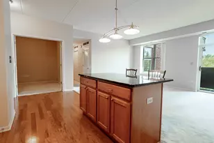 77 N Quentin Rd, Palatine, IL 60067 - Photo 5