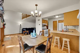 446 S Wenbriar Square, Addison, IL 60101 - Photo 13