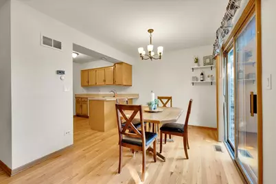 446 S Wenbriar Square, Addison, IL 60101 - Photo 11
