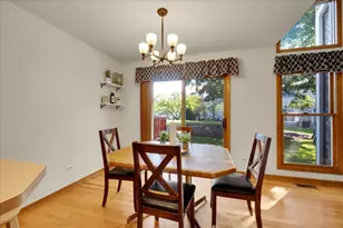 446 S Wenbriar Square, Addison, IL 60101 - Photo 17