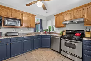 23 Linden Ct, South Elgin, IL 60177 - Photo 7