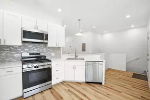 348 E 41st St, Chicago, IL 60653 - Photo 9