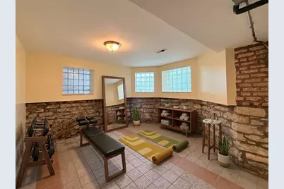 1527 E 66th Place, Chicago, IL 60637 - Photo 3