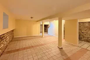 1527 E 66th Pl, Chicago, IL 60637 - Photo 23