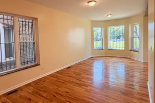 1527 E 66th Pl, Chicago, IL 60637 - Photo 11