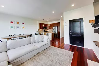 1927 W Irving Park Road #4, Chicago, IL 60613 - Photo 3