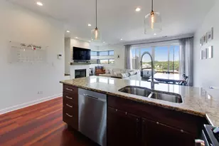 1927 W Irving Park Rd, Chicago, IL 60613 - Photo 11