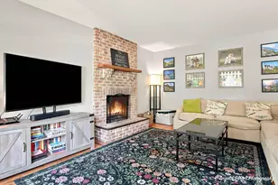 292 Mayflower Ct, Gurnee, IL 60031 - Photo 5