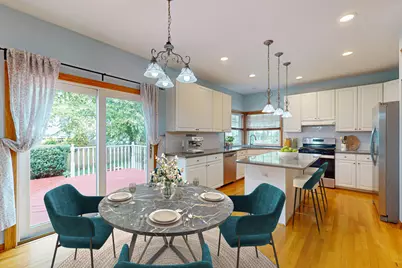 1657 Fairport Drive, Grayslake, IL 60030 - Photo 7
