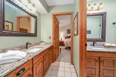 5520 Hilltop Lane, Libertyville, IL 60048 - Photo 33