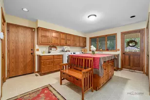 5520 Hilltop Ln, Libertyville, IL 60048 - Photo 21