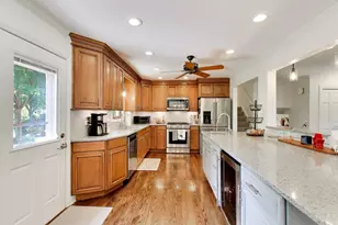 2147 Green Valley Rd, Darien, IL 60561 - Photo 7
