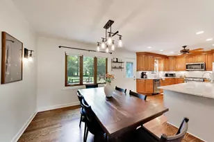 2147 Green Valley Rd, Darien, IL 60561 - Photo 5