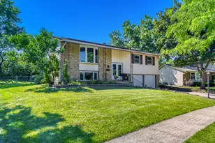 1120 Concord Ln, Hoffman Estates, IL 60192 - Photo 1