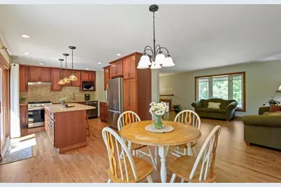 1120 Concord Lane, Hoffman Estates, IL 60192 - Photo 7