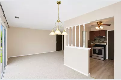 275 Kings Mill Court #C2, Schaumburg, IL 60193 - Photo 5