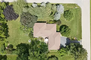 11S634 McGrath Ln, Naperville, IL 60564 - Photo 37