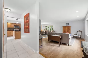11S634 McGrath Ln, Naperville, IL 60564 - Photo 5