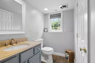 11S634 McGrath Ln, Naperville, IL 60564 - Photo 21