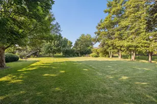 11S634 McGrath Ln, Naperville, IL 60564 - Photo 33