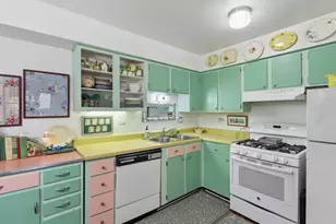 608 Waterford Rd, Schaumburg, IL 60193 - Photo 9