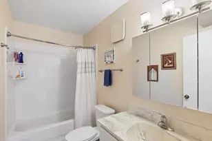 608 Waterford Rd, Schaumburg, IL 60193 - Photo 11