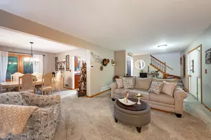 620 Canyon Ln, Elgin, IL 60123 - Photo 13
