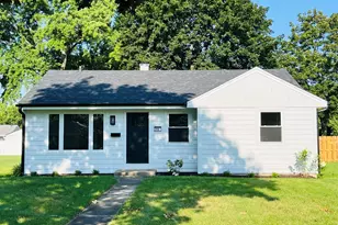 318 N Owen St, Mount Prospect, IL 60056 - Photo 1