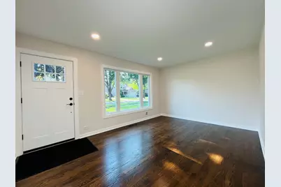 318 N Owen Street, Mount Prospect, IL 60056 - Photo 3