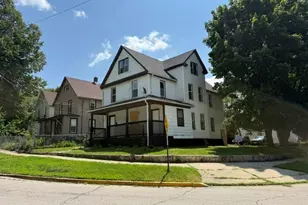 637 8th St, Waukegan, IL 60085 - Photo 1