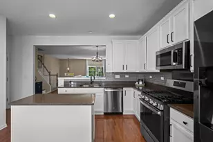 105 Arcadia Ln, Lake Zurich, IL 60047 - Photo 7