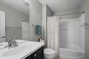 105 Arcadia Ln, Lake Zurich, IL 60047 - Photo 13