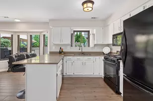 1616 Wildwood Ln, Darien, IL 60561 - Photo 13