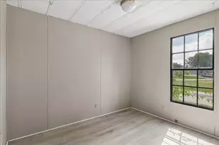 273 Duke Dr, Lynwood, IL 60411 - Photo 5
