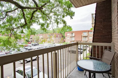 701 W Central Road #B4, Mount Prospect, IL 60056 - Photo 17