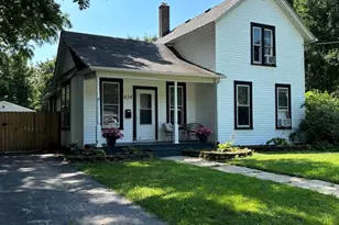 434 Cleveland Ave, Batavia, IL 60510 - Photo 1