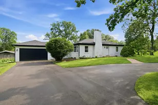 75 Brookdale Ln, Palatine, IL 60067 - Photo 1