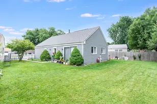 57 Afton Dr, Montgomery, IL 60538 - Photo 15