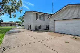 2221 Francine Ave, Joliet, IL 60436 - Photo 27