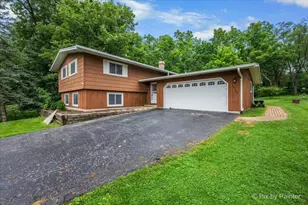 6N365 Essex Ave, Saint Charles, IL 60174 - Photo 3