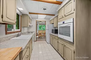 6N365 Essex Ave, Saint Charles, IL 60174 - Photo 13