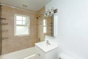 4231 W Nelson St, Chicago, IL 60641 - Photo 9