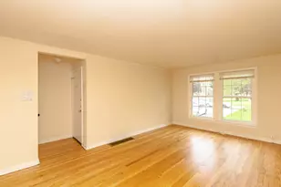 4231 W Nelson St, Chicago, IL 60641 - Photo 3
