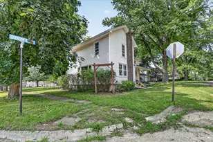 110 N Harrison St, Cedarville, IL 61013 - Photo 5
