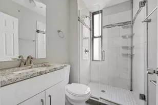 1363 W Walton St, Chicago, IL 60642 - Photo 13